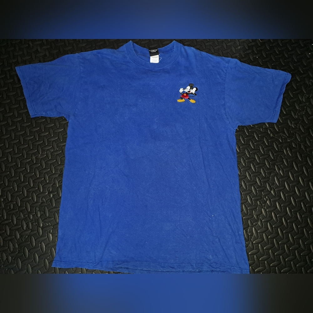 Vintage disneys mickey mouse embroidered patch tshirt